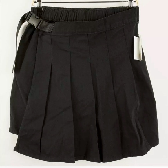 NWT Nordstrom BP. Wrap Front Buckle Pleated Black Mini Skirt Size L - Picture 1 of 4